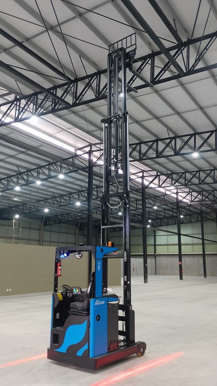 Entrega e instalação de torre de elevação